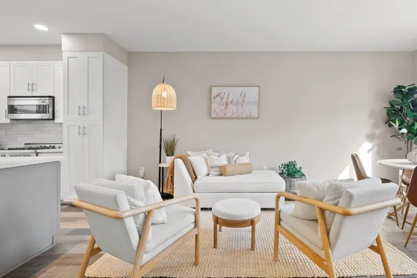$1,025,000 | 1066 41st Avenue, Unit D106, Capitola, CA 95010
