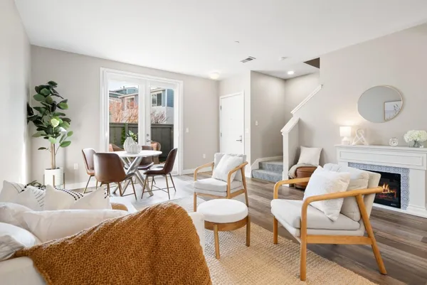 $1,025,000 | 1066 41st Avenue, Unit D106, Capitola, CA 95010