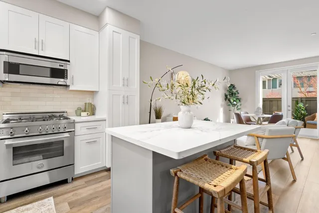 $1,100,000 | 1066 41st Avenue, Unit D106, Capitola, CA 95010