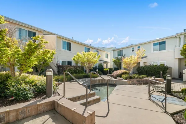 $1,025,000 | 1066 41st Avenue, Unit D106, Capitola, CA 95010
