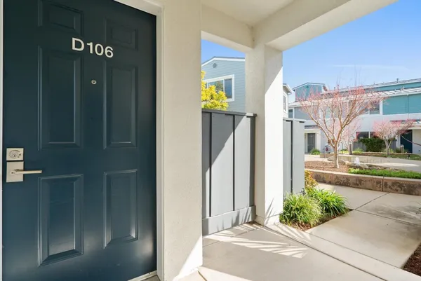 $1,025,000 | 1066 41st Avenue, Unit D106, Capitola, CA 95010