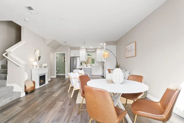 $1,100,000 | 1066 41st Avenue, Unit D106, Capitola, CA 95010