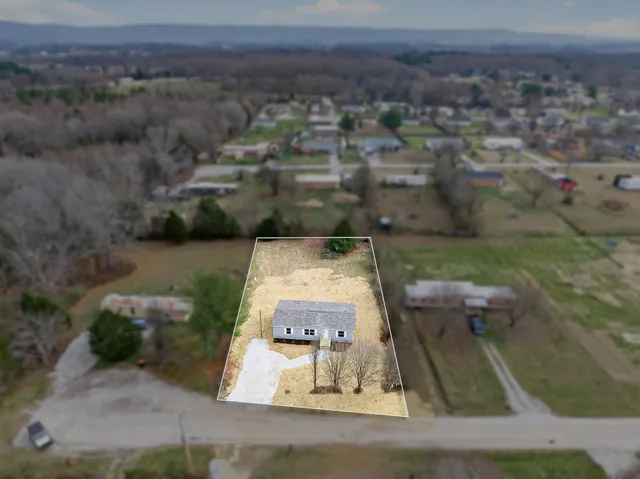 $189,999 | 226 North G Street, Hillsboro, TN 37342