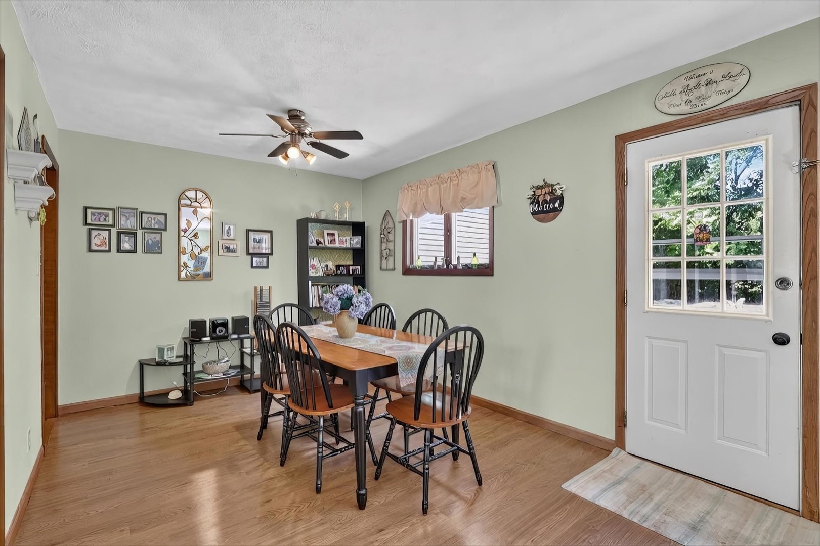 1204 West Violet Street Freeport, IL 61032 - Photo 12 of 36 a dining room with furniture and window