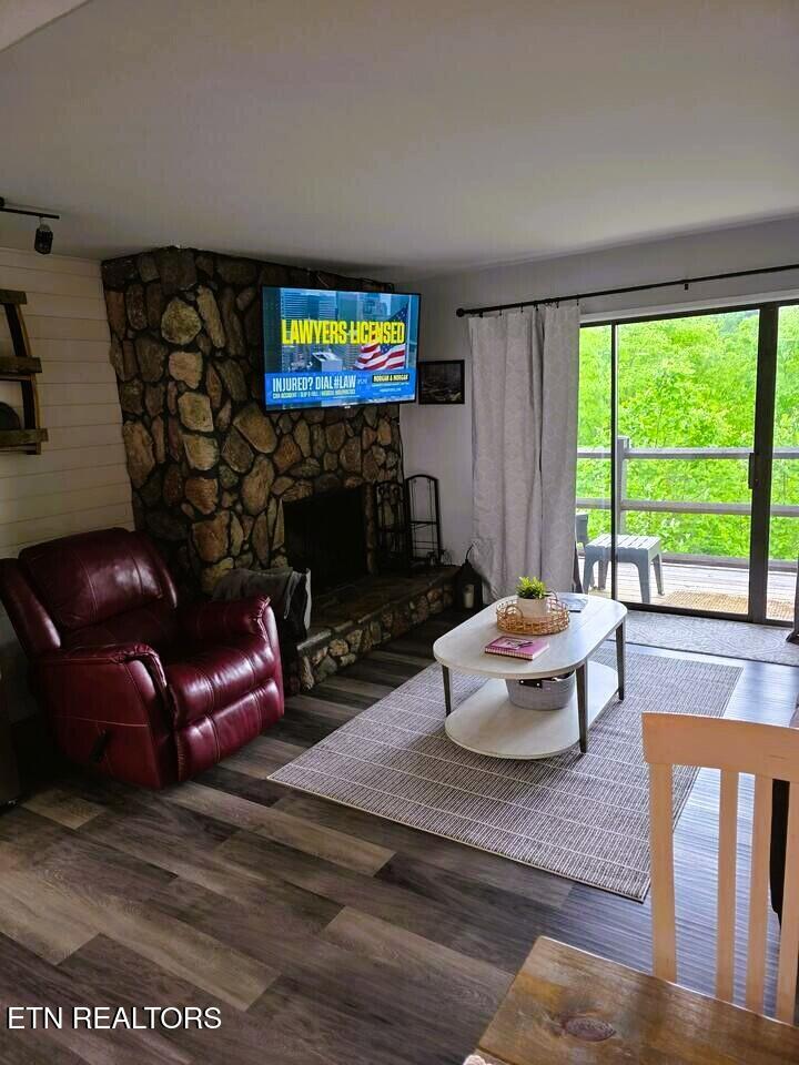 1081 Cove Road, Unit 1024 Sevierville, TN 37876 - Photo 7 of 16 Fireplace AIRBNB - Burgess
