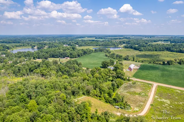 $210,000 | 8323 McArthur Avenue Northeast, Belding, MI 48809