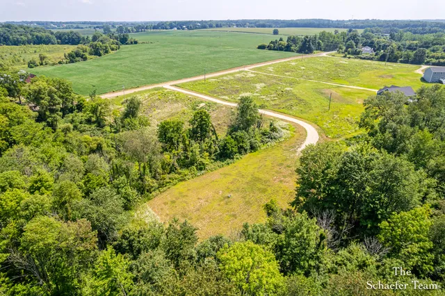 $210,000 | 8323 McArthur Avenue Northeast, Belding, MI 48809