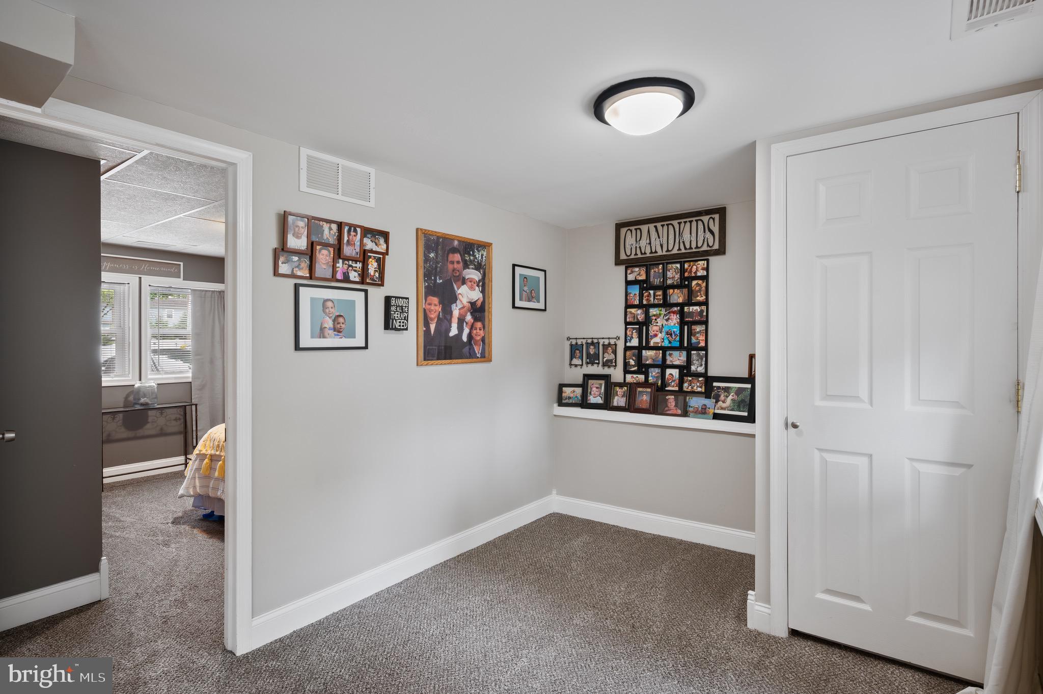 812 Jamestown Road Turnersville, NJ 08012 - Photo 23 of 35