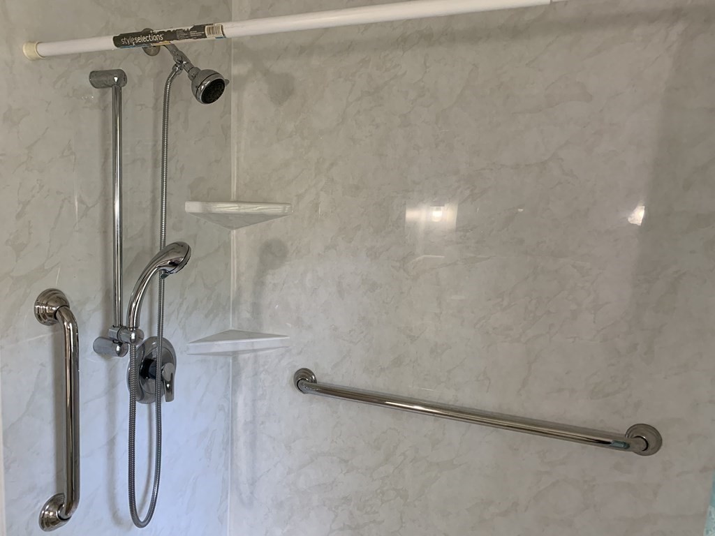 54 Fernald Street Springfield, MA 01109 - Photo 10 of 13 a bathroom with a shower