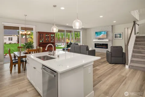 $1,250,000 | 10116 135th Avenue Northeast, Lake Stevens, WA 98258