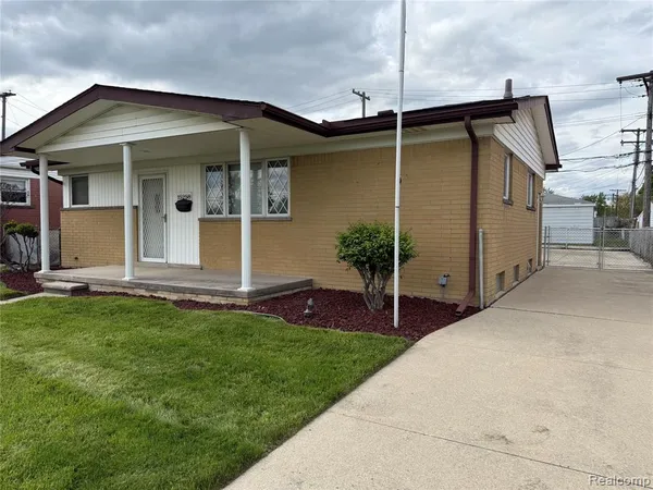 $225,000 | 15258 Travis Street, Southgate, MI 48195