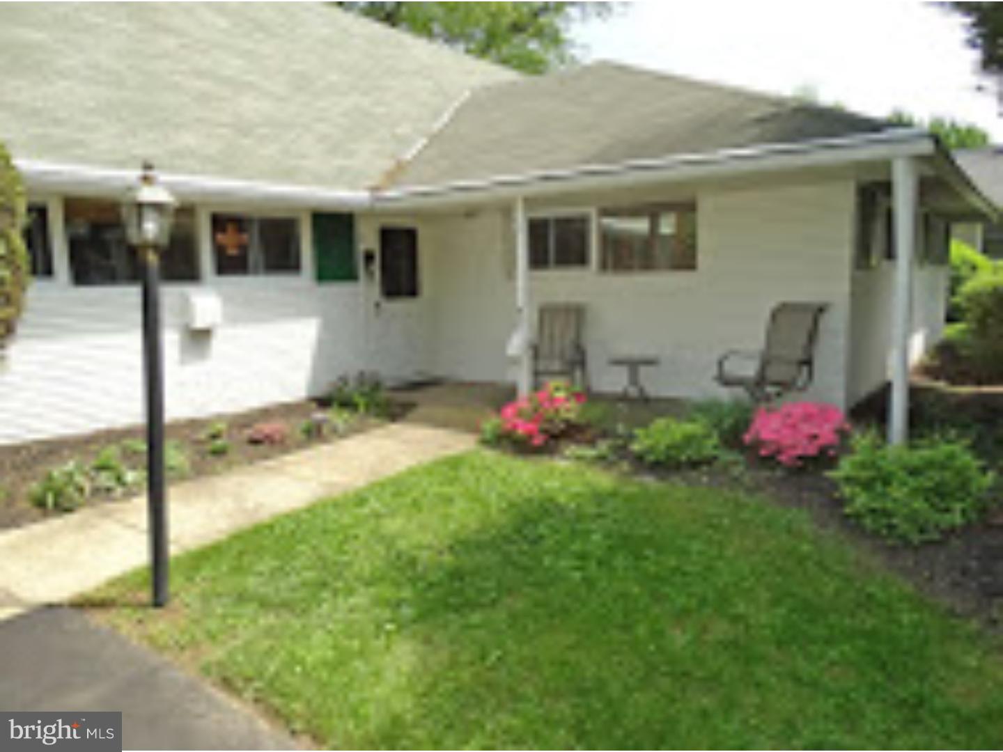 38 Flamingo Road Levittown, PA 19056 - Photo 2 of 24 Gallery Image 2