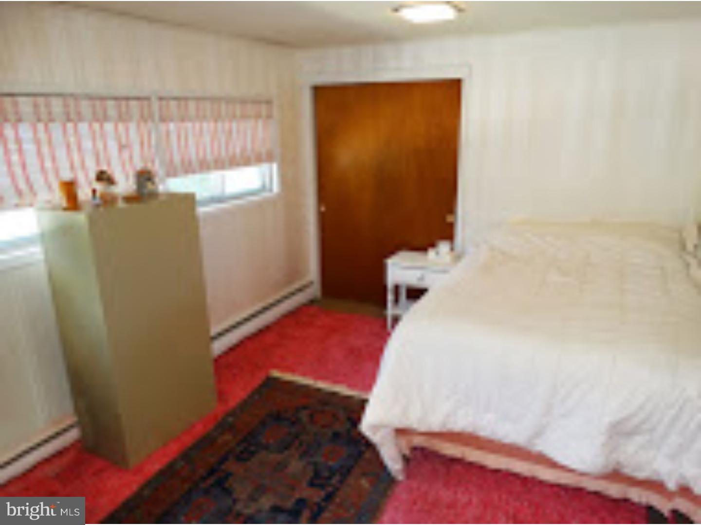 38 Flamingo Road Levittown, PA 19056 - Photo 18 of 24 Gallery Image 18