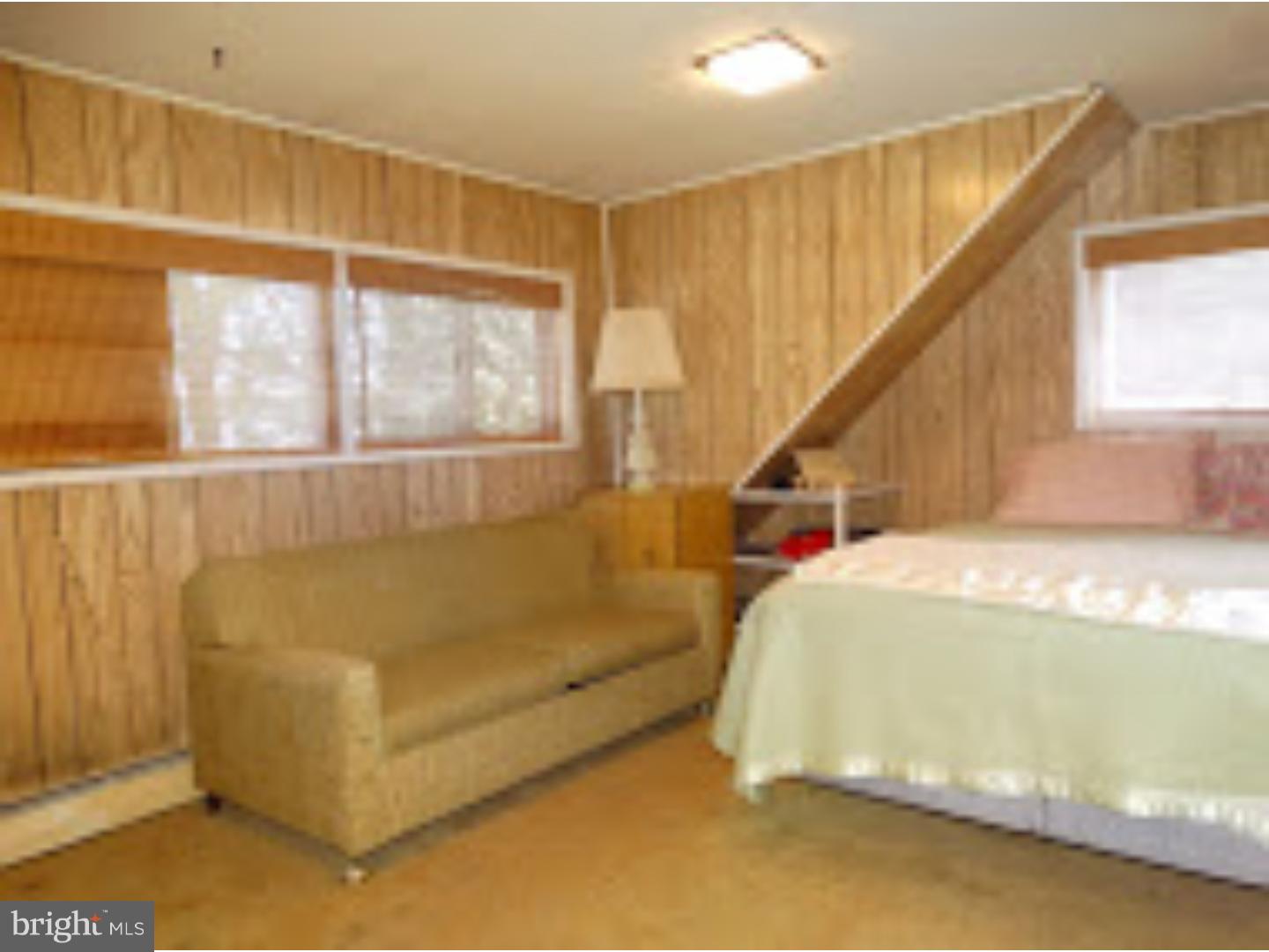 38 Flamingo Road Levittown, PA 19056 - Photo 19 of 24 Gallery Image 19