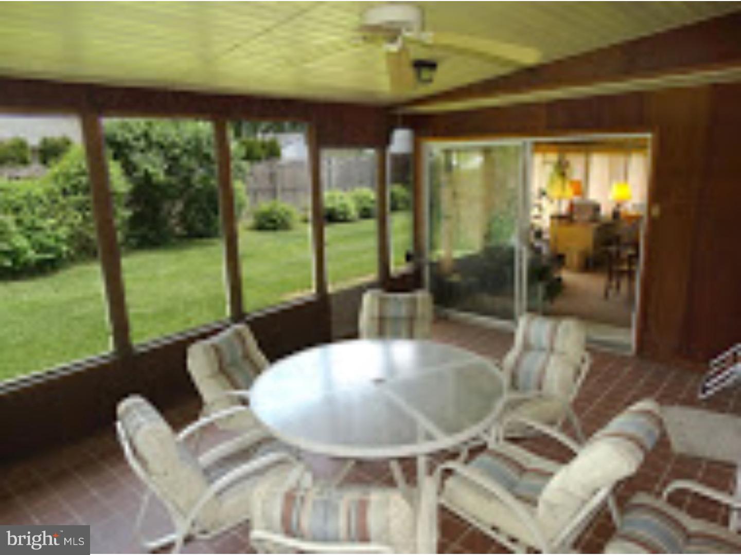 38 Flamingo Road Levittown, PA 19056 - Photo 20 of 24 Gallery Image 20