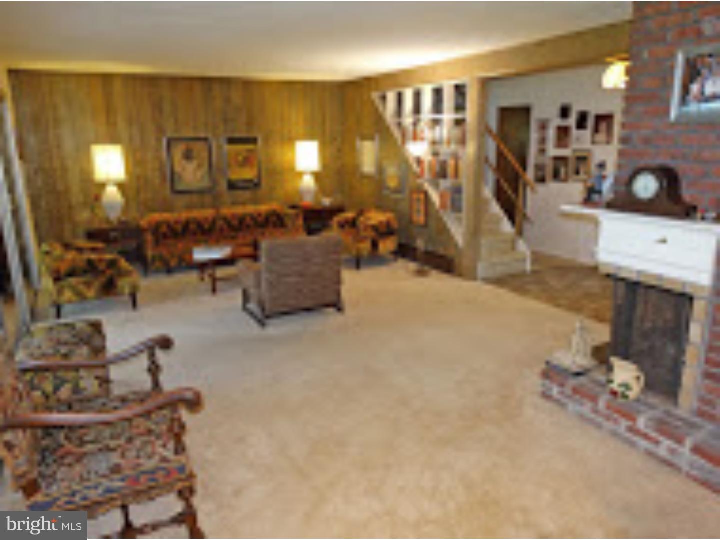 38 Flamingo Road Levittown, PA 19056 - Photo 3 of 24 Gallery Image 3