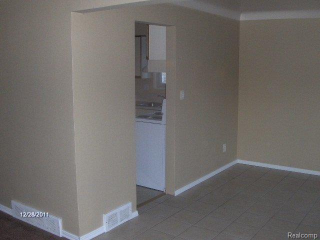 35115 Six Mile Road Livonia, MI 48152 - Photo 15 of 25 Picture 118.jpg