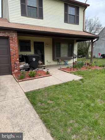 a view of outdoor space yard and porch