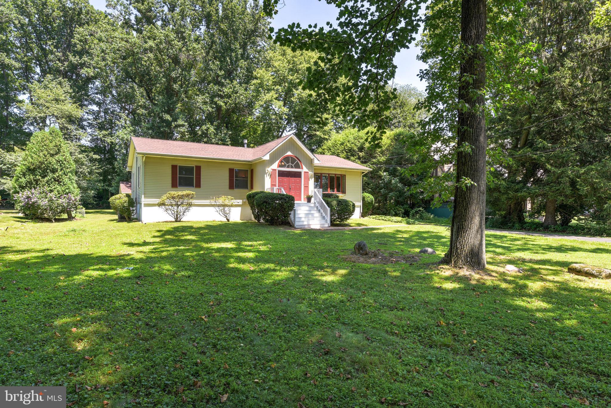 706 River Road Ewing, NJ 08628 - Photo 2 of 47 Front Yard