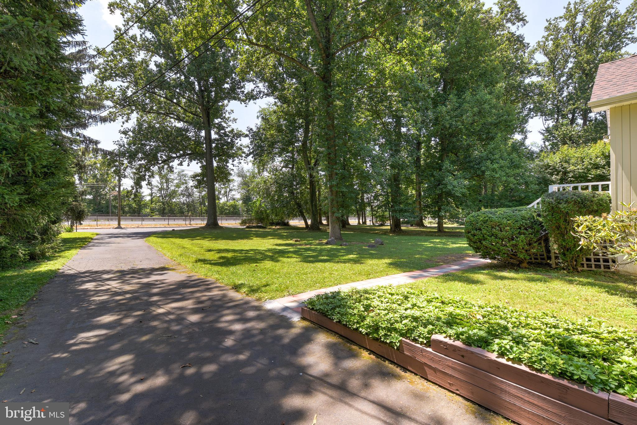 706 River Road Ewing, NJ 08628 - Photo 44 of 47 Driveway View