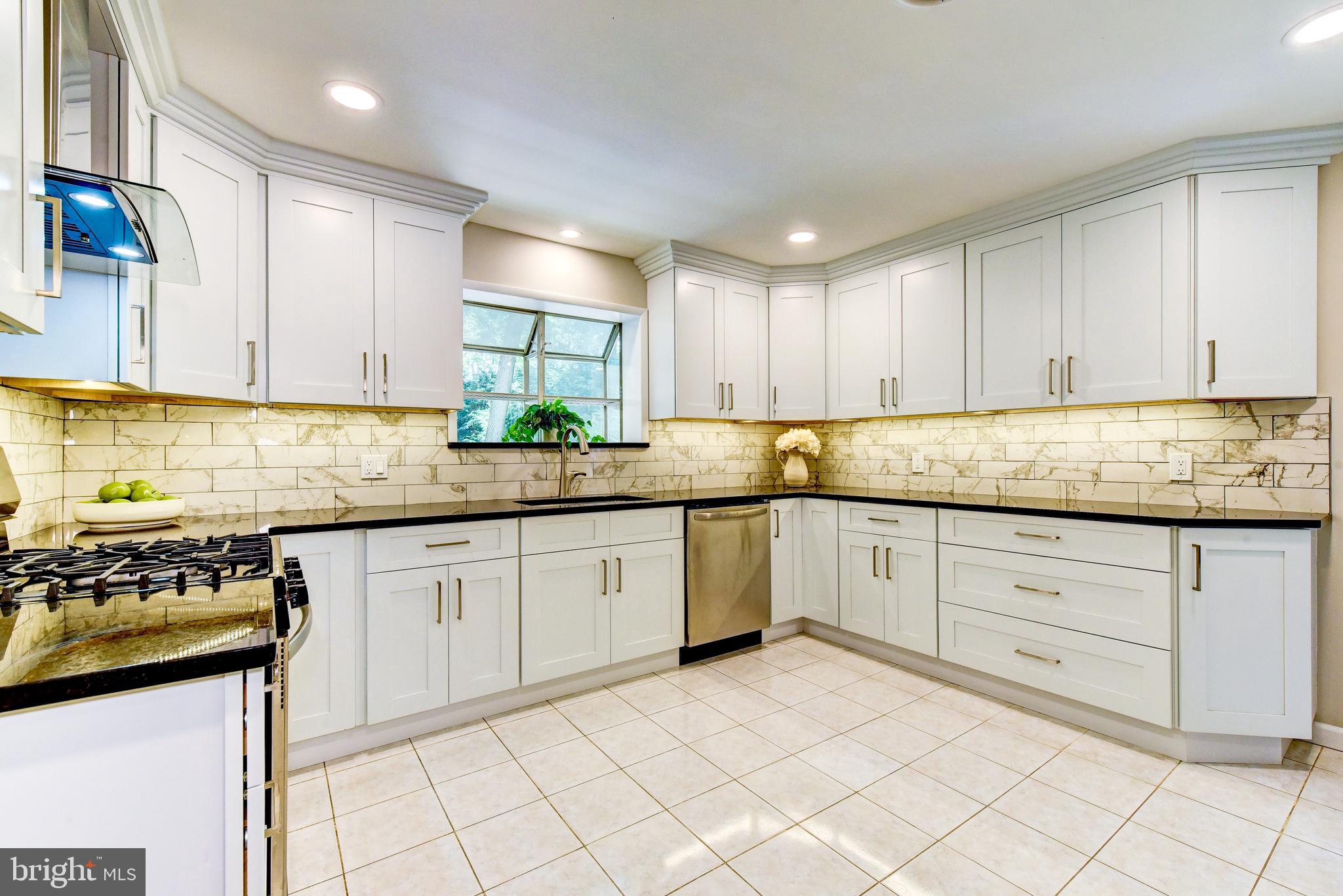 706 River Road Ewing, NJ 08628 - Photo 9 of 47 Kitchen