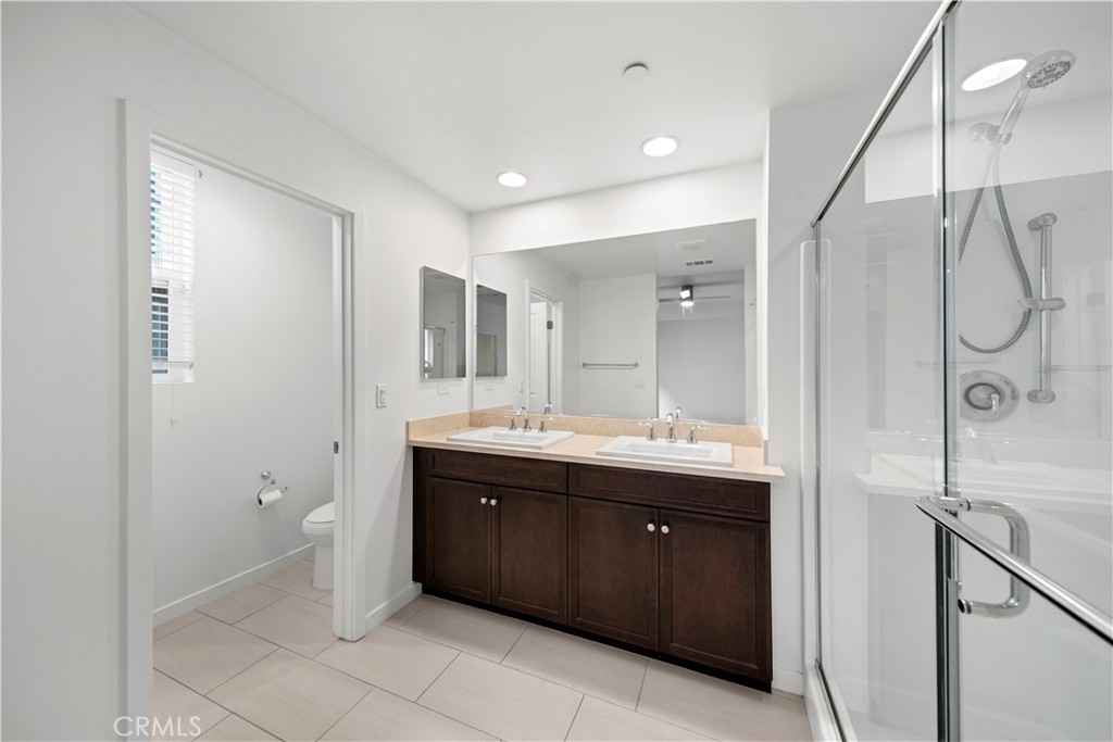 87 Waldorf Irvine, CA 92612 - Photo 17 of 38