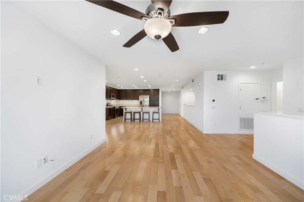 87 Waldorf Irvine, CA 92612 - Photo 10 of 38