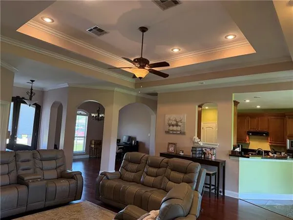 $2,800 | 321 Lac Cypriere Drive, Luling, LA 70070