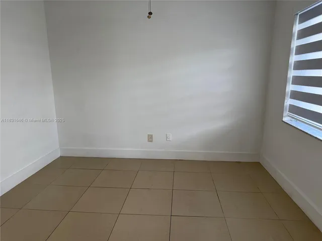 $2,300 | 18216 Mediterranean Boulevard, Unit 219, Hialeah, FL 33015