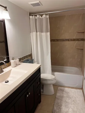 $2,300 | 18216 Mediterranean Boulevard, Unit 219, Hialeah, FL 33015