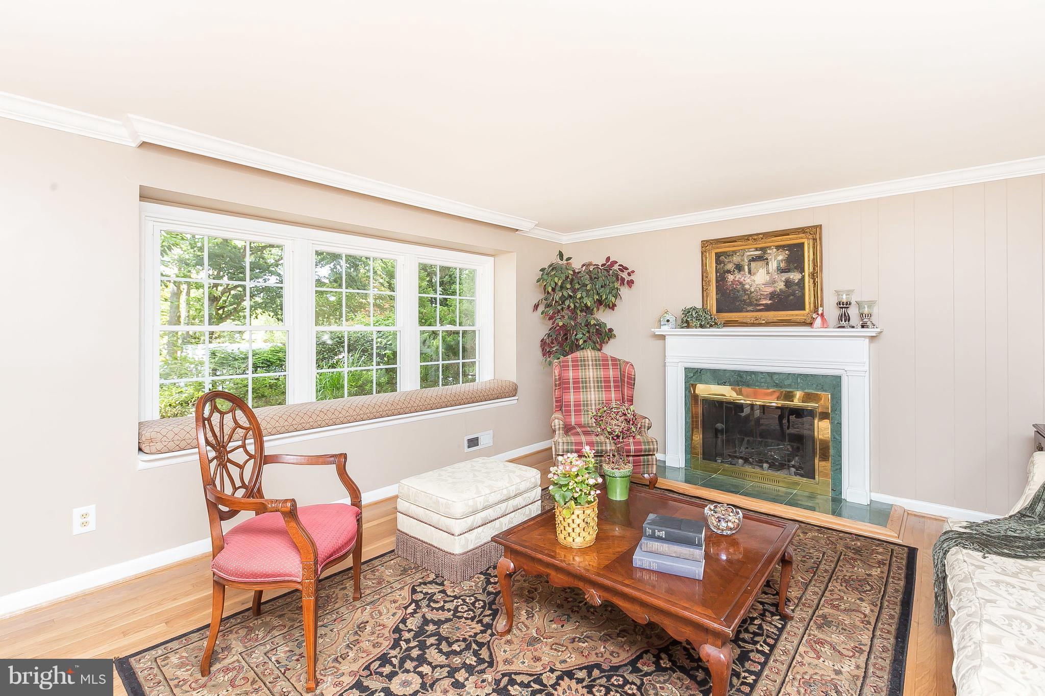 223 Sandee Road Lutherville-Timonium, MD 21093 - Photo 5 of 30 Living Room