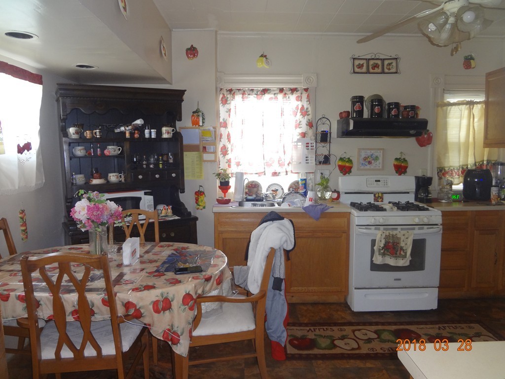 40 Ashley Street Springfield, MA 01105 - Photo 4 of 23 Gallery Image 4