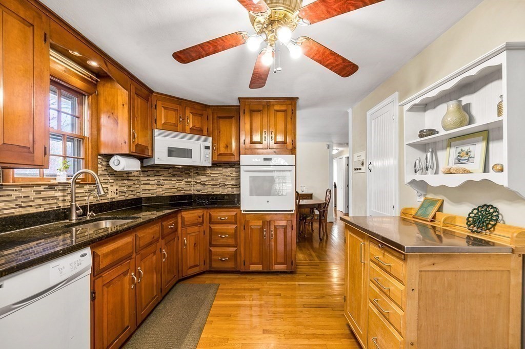 415 First Parish Road Scituate, MA 02066 - Photo 10 of 38 Gallery Image 10