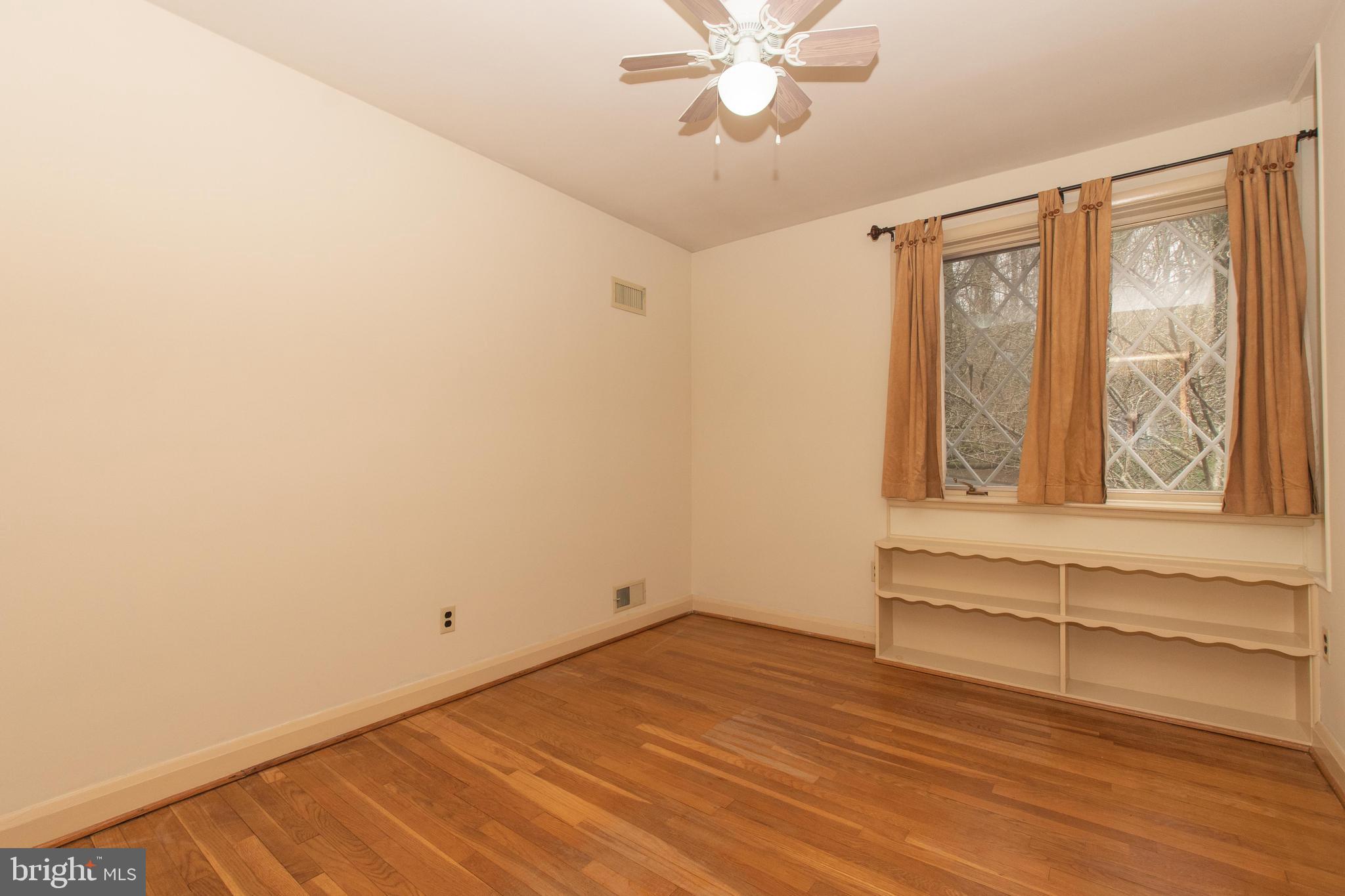804 Stone Barn Road Towson, MD 21286 - Photo 25 of 40 3rd bedrooom