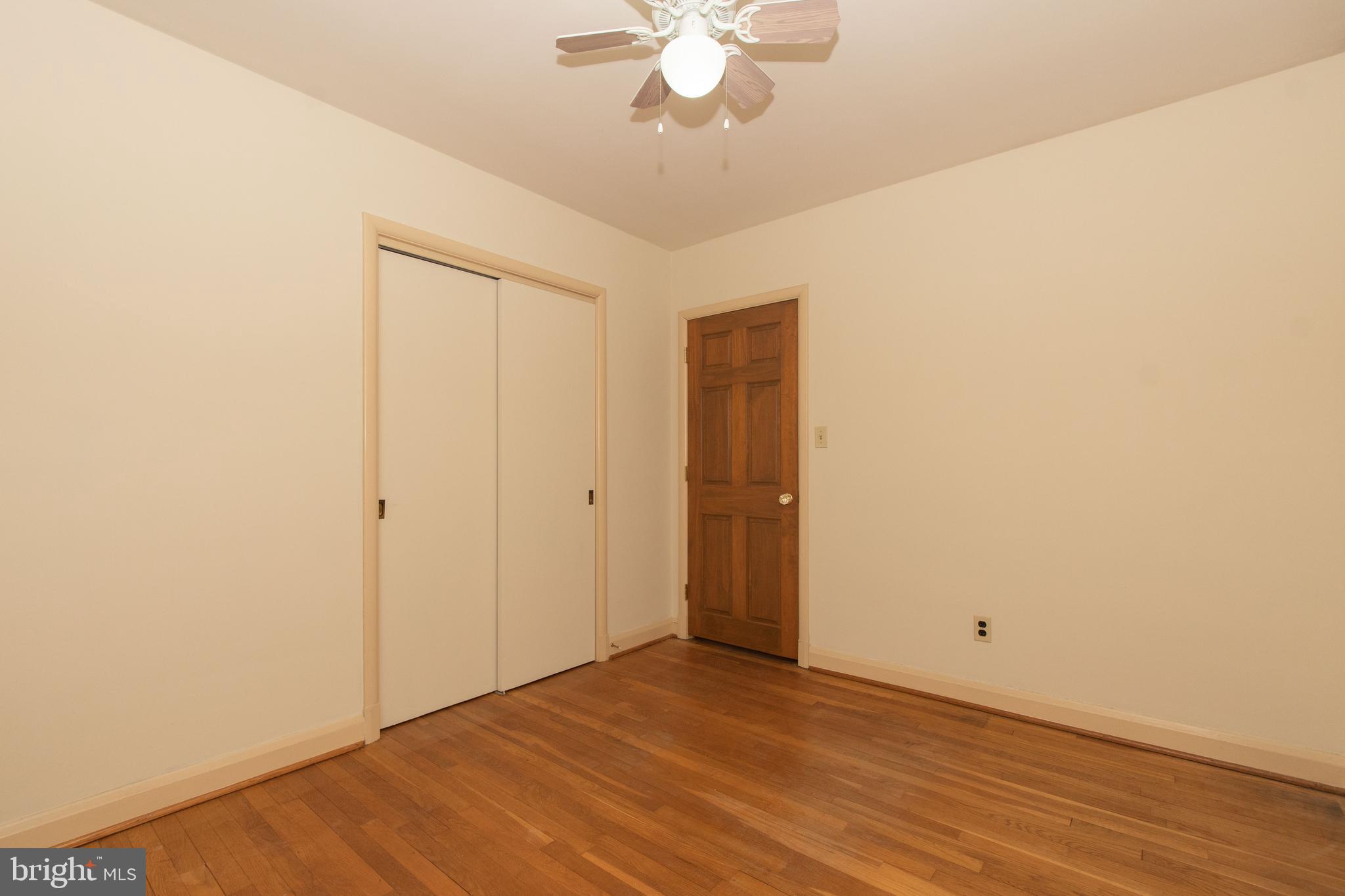 804 Stone Barn Road Towson, MD 21286 - Photo 26 of 40 Sliding doors on closet
