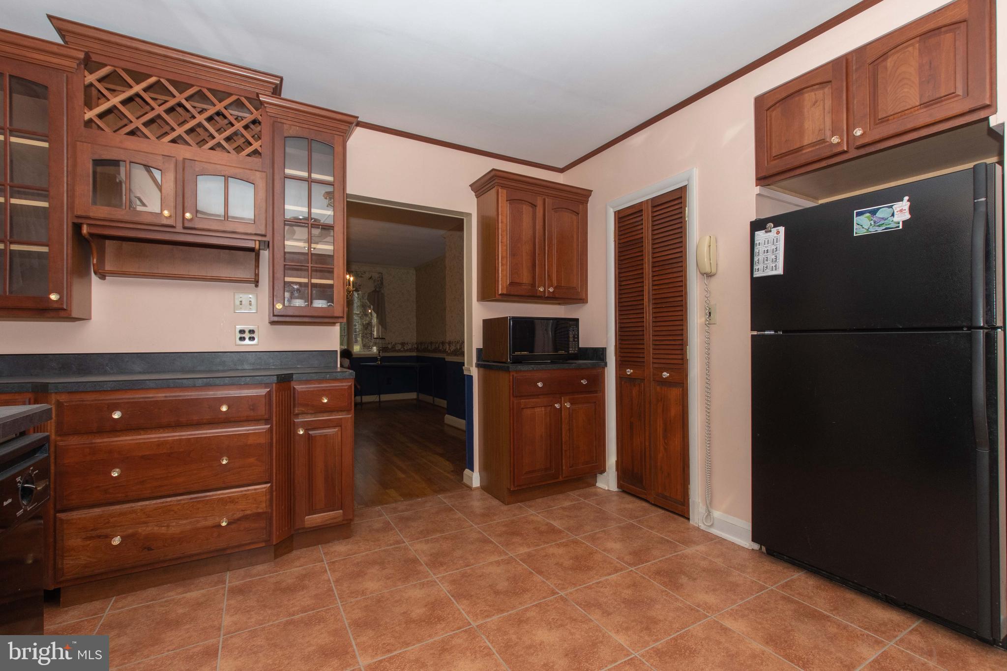 804 Stone Barn Road Towson, MD 21286 - Photo 4 of 40 Pantry and Ceramic Floors