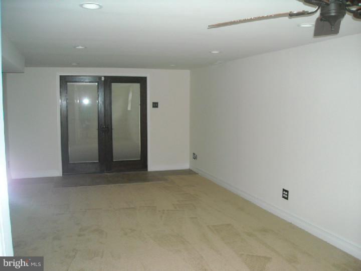 121 Greycourt Road Philadelphia, PA 19115 - Photo 3 of 15 Family Room
