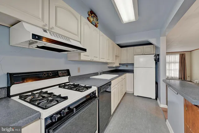 $210,000 | 7929 St Claire Lane, Baltimore, MD 21222