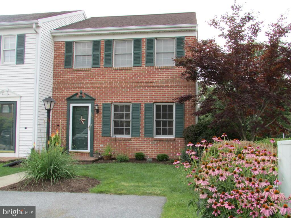 101 Laurie Lane Lititz, PA 17543 - Photo 2 of 17 Gallery Image 2