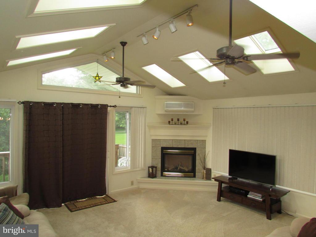 101 Laurie Lane Lititz, PA 17543 - Photo 7 of 17 Gallery Image 7