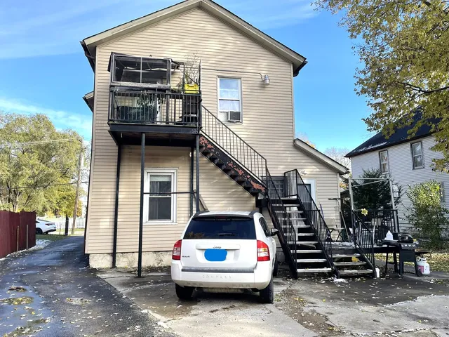 $265,000 | 347 Pine Street, Joliet, IL 60435