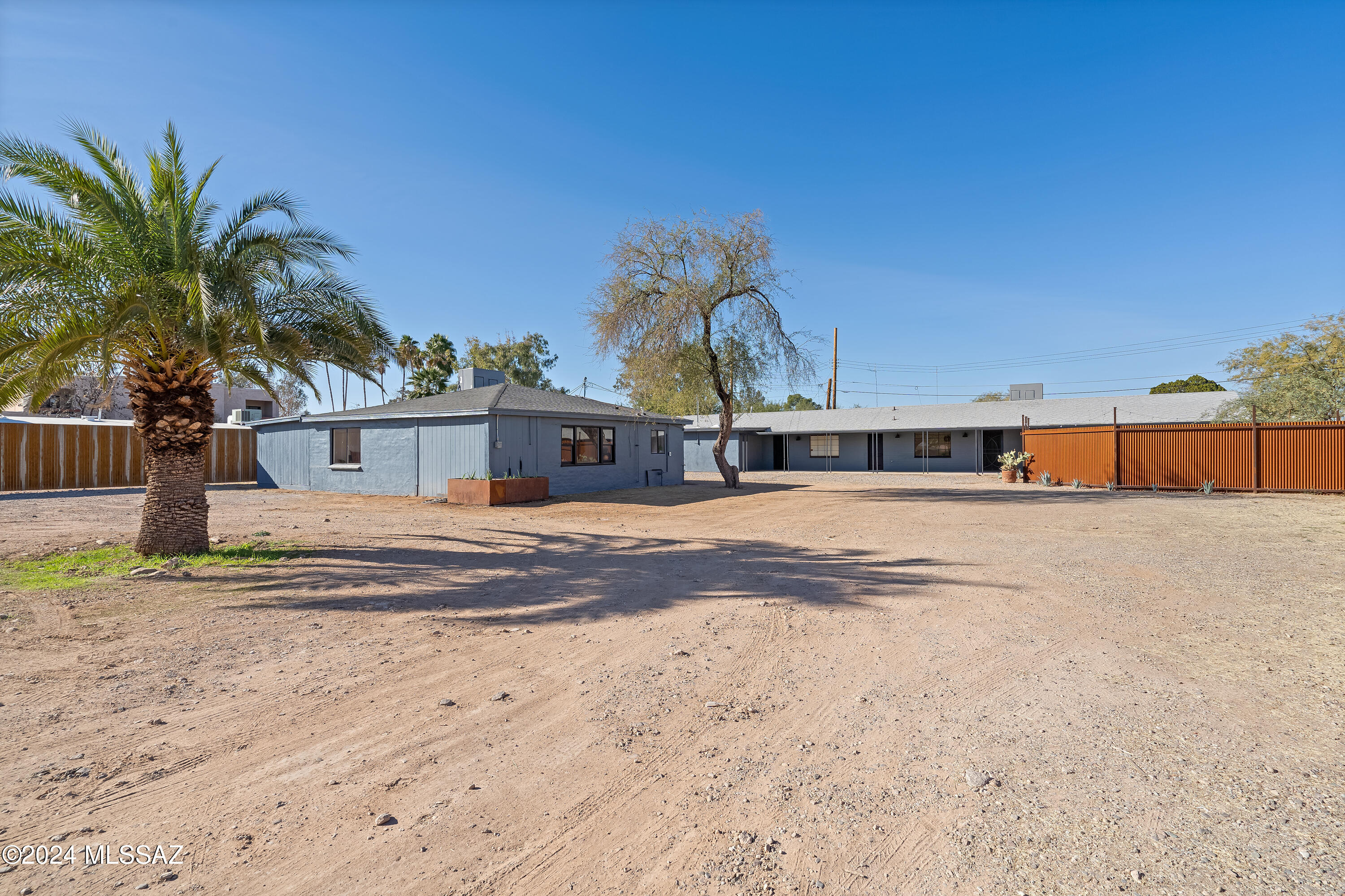2013 North Swan Road Tucson, AZ 85712 - Photo 2 of 35 Gallery Image 2
