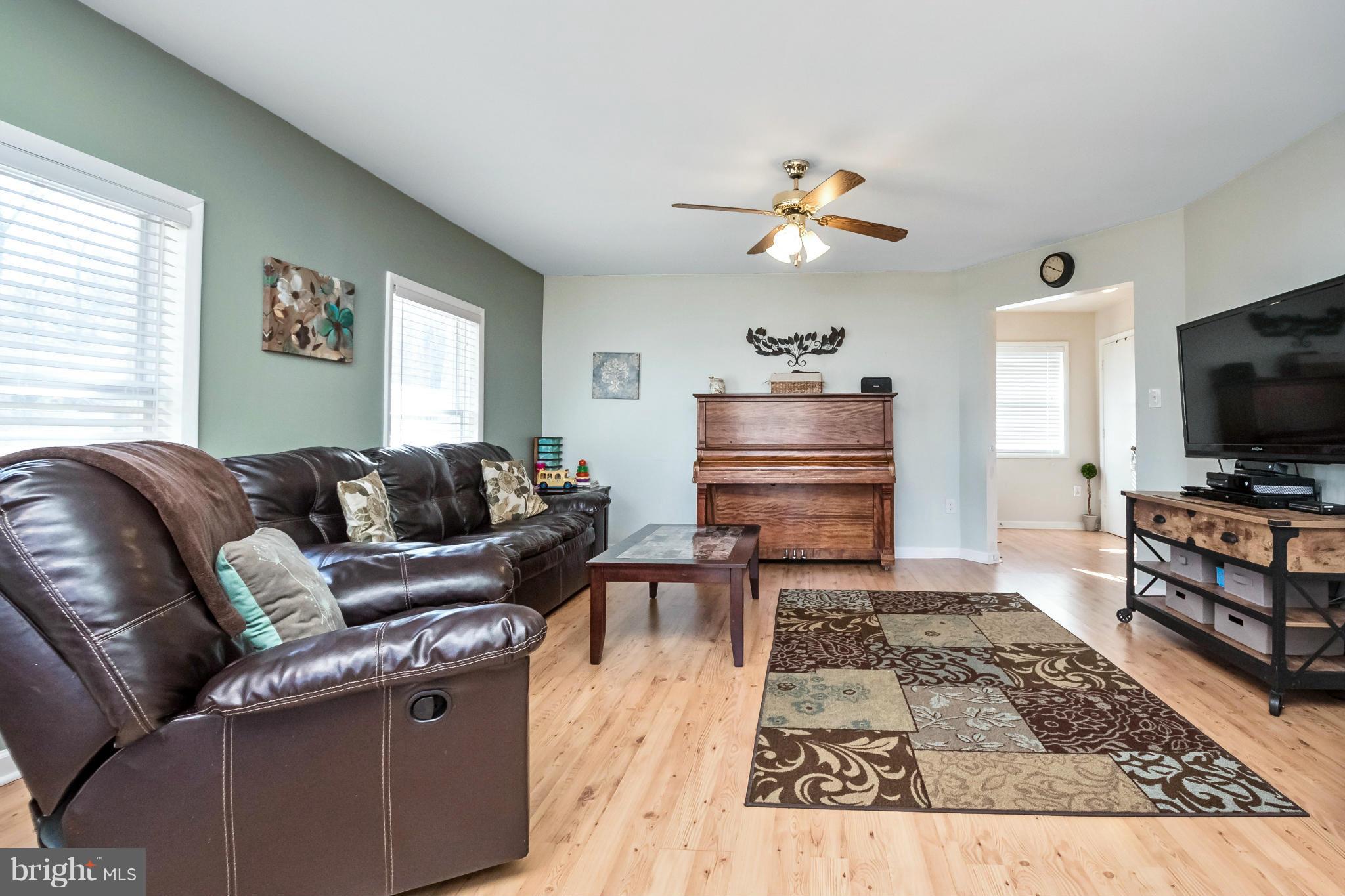 32215 Wilderness Farms Road Locust Grove, VA 22508 - Photo 7 of 27 Living Room