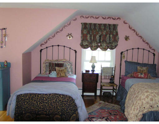 2 Clarence Road Wayland, MA 01778 - Photo 8 of 14 Gallery Image 8