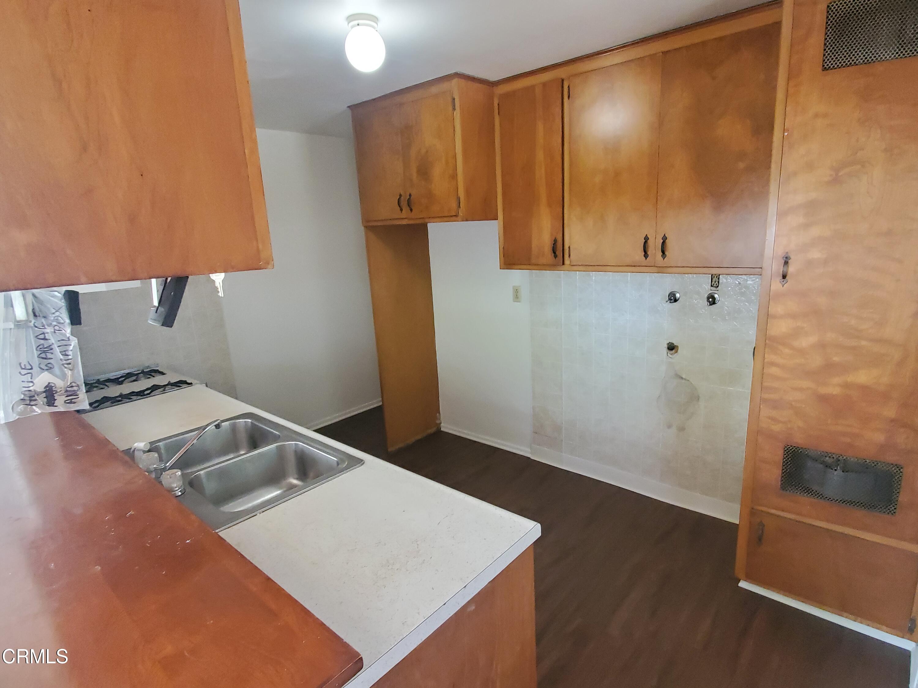 209 Sunset Avenue Oak View, CA 93022 - Photo 5 of 12 20211024_131153