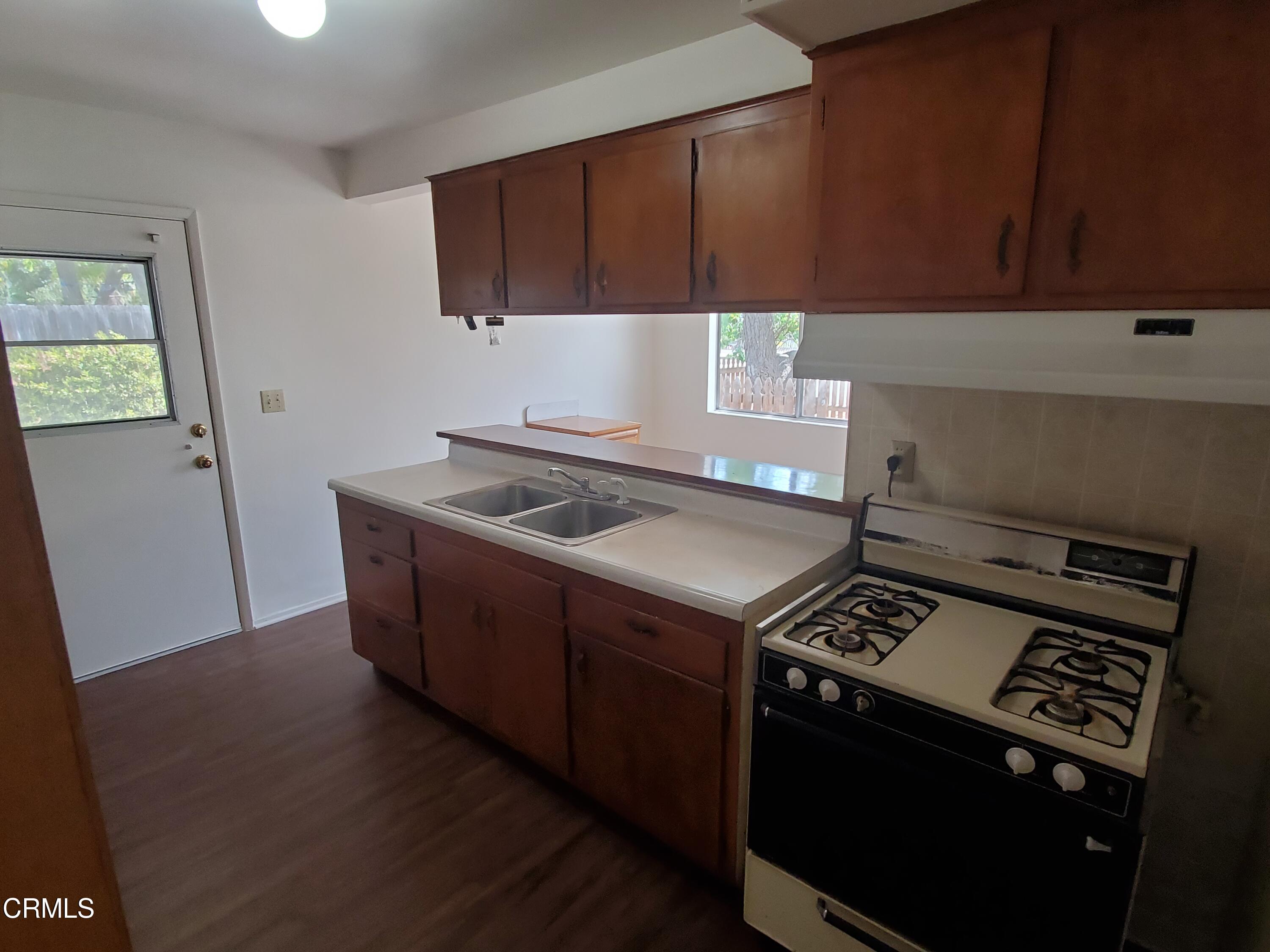 209 Sunset Avenue Oak View, CA 93022 - Photo 6 of 12 20211024_131334