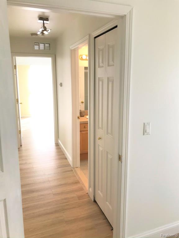 3633 Oakmonte Boulevard, Unit 189 Rochester, MI 48306 - Photo 25 of 36