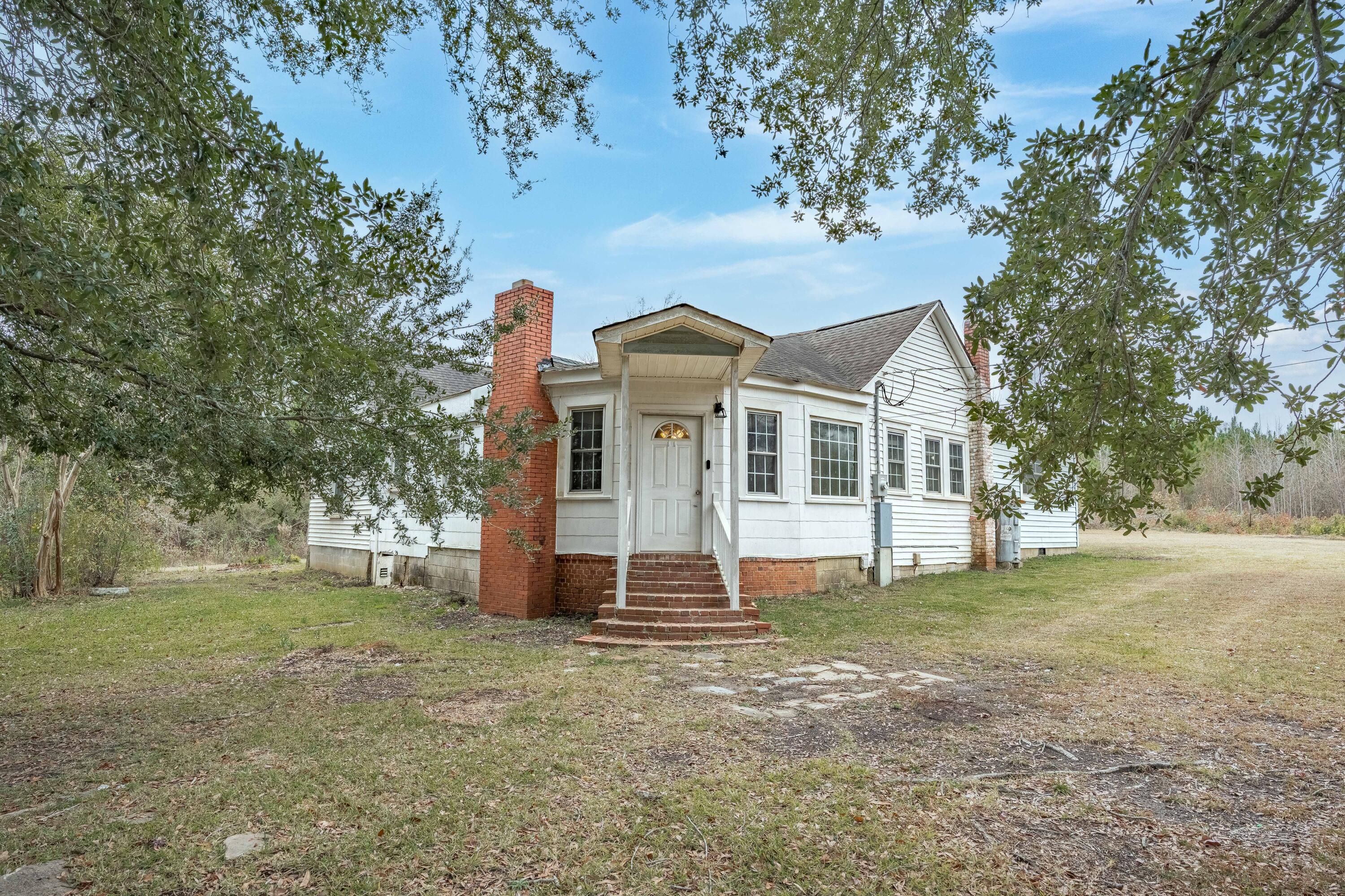 305 Scrimshaw Road Batesburg, SC 29006 - Photo 2 of 42