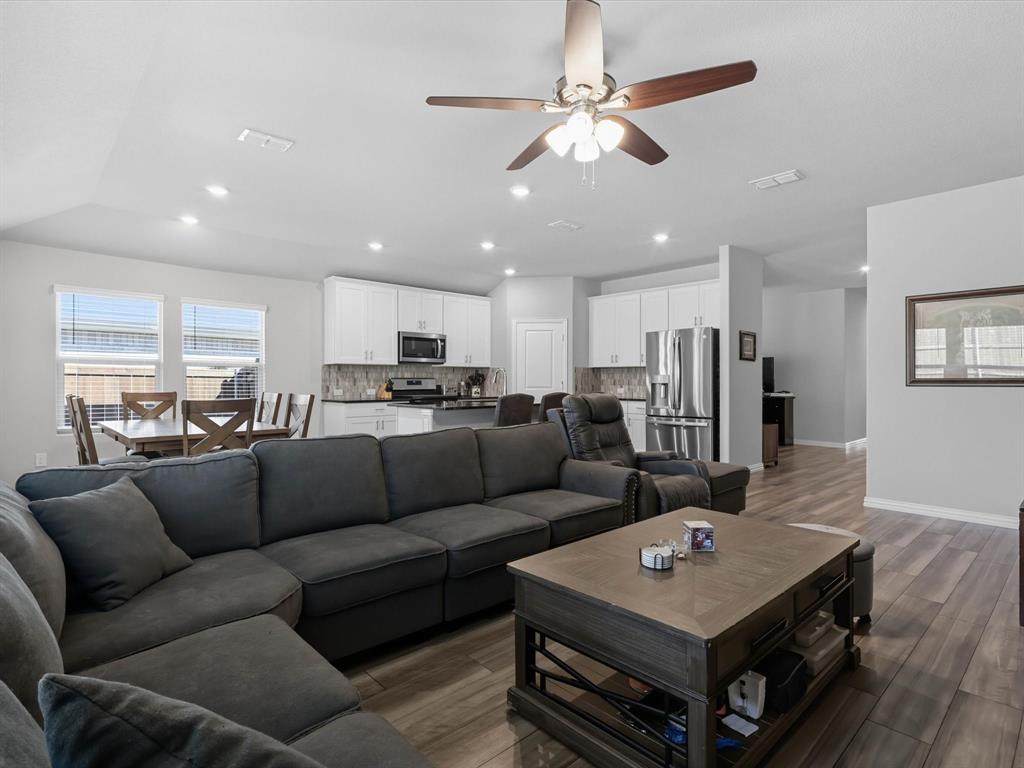 3304 Kingsgarden Road Denton, TX 76207 - Photo 20 of 40