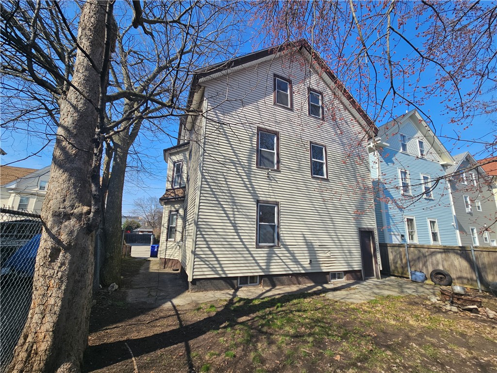 26 Inkerman Street Providence, RI 02908 - Photo 2 of 45 Gallery Image 2